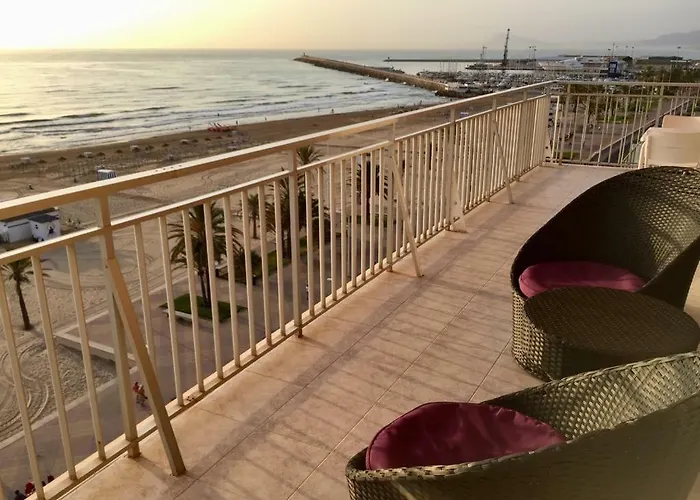 Esplendido Apartamento Frente Al Mar - Beautiful Seafront Apartment